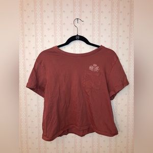 Cute cropped t-shirt with floral embroidery! Size large